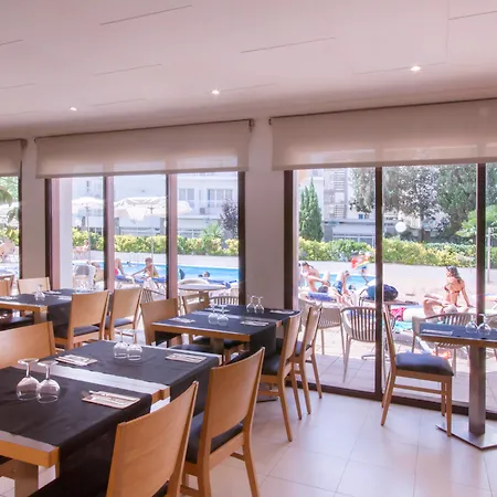 Hotel Garbi Park & Aquasplash-3